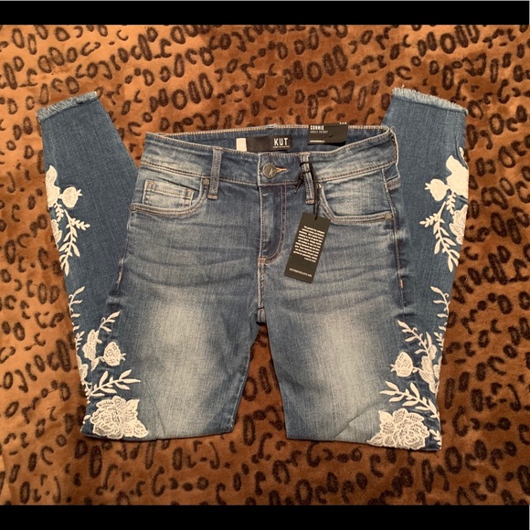 HOST PICK International Connie Ankle Skinny Jeans - Picture 7 of 7